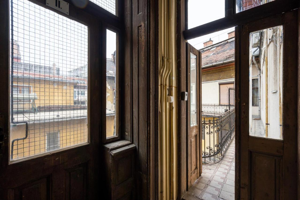 Live Star Apartment Boedapest Buitenkant foto