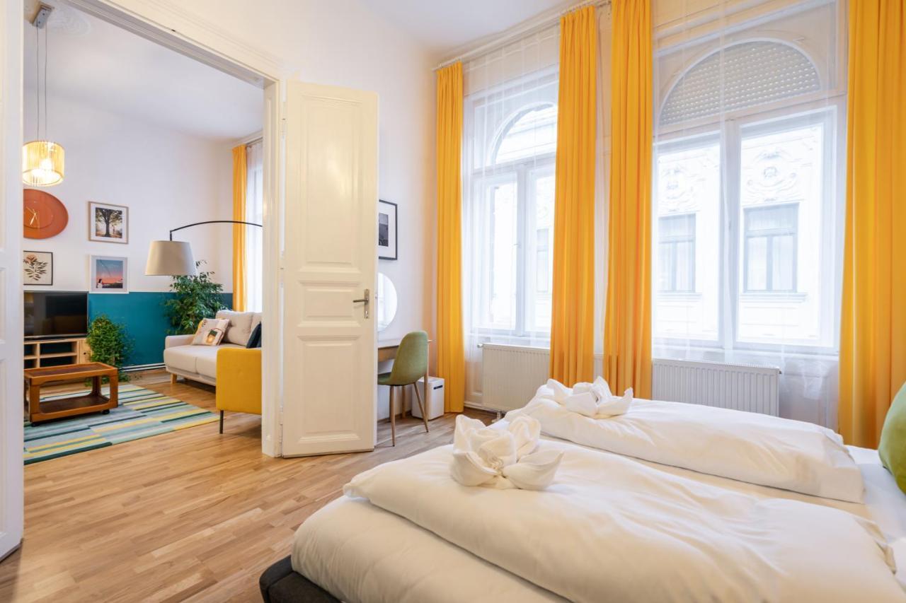 Live Star Apartment Boedapest Buitenkant foto